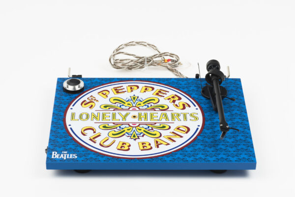 Vinüülplaadimängija Pro-Ject Essential III Sgt. Pepper’s Drum